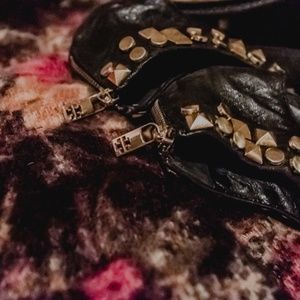 Tory Burch Gold Studs Sandals